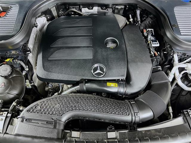 Photo of 2021 Black Mercedes-Benz GLC 300