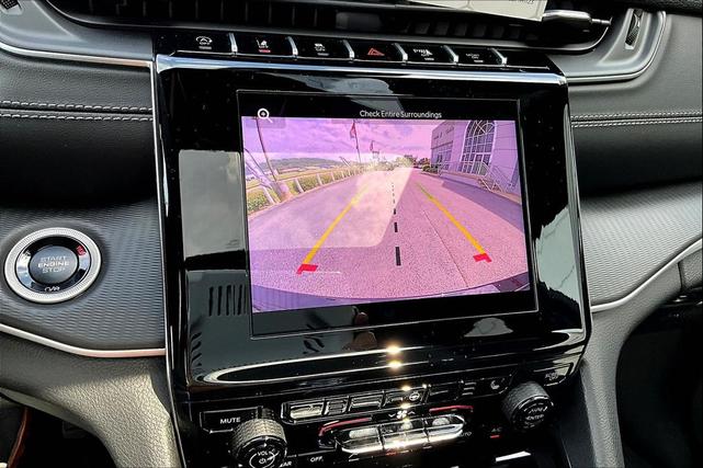 Photo of 2025 Diamond Black Crystal Pearlcoat Jeep Grand Cherokee