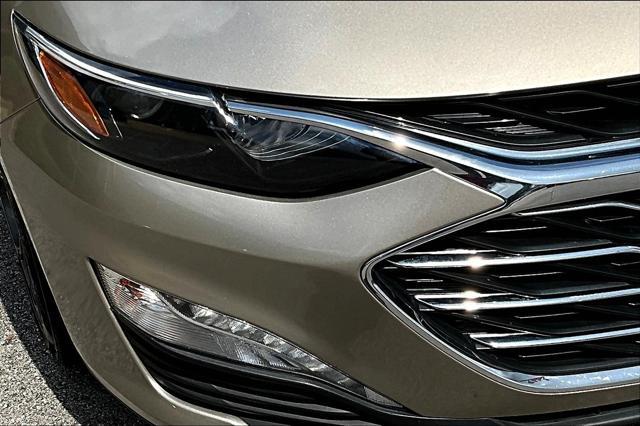Photo of 2022 Mineral Gray Metallic Chevrolet Malibu