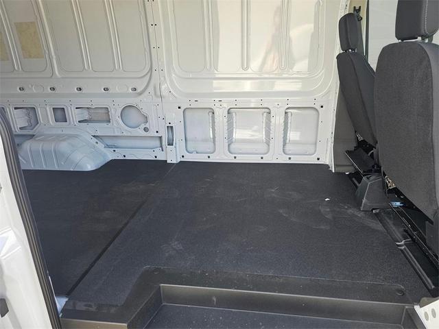 Photo of 2025 Oxford White Ford Transit-350