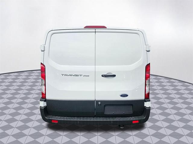 Photo of 2025 Oxford White Ford Transit-250
