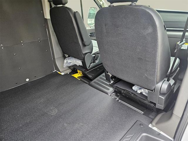 Photo of 2025 Oxford White Ford Transit-250