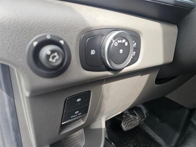 Photo of 2025 Oxford White Ford Transit-250