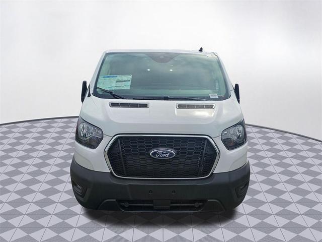 Photo of 2025 Oxford White Ford Transit-250