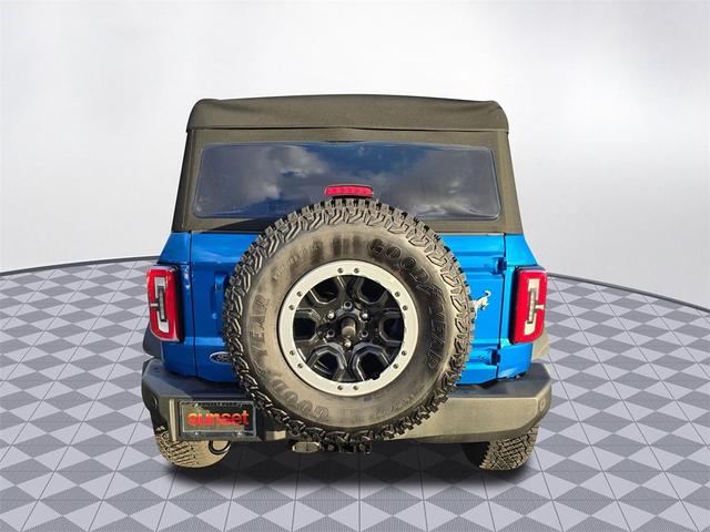 Photo of 2024 Velocity Blue Metallic Ford Bronco