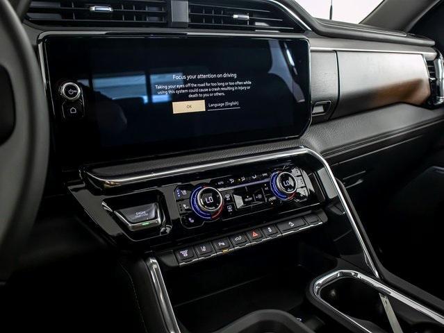 Photo of 2025 Summit White GMC Sierra 2500