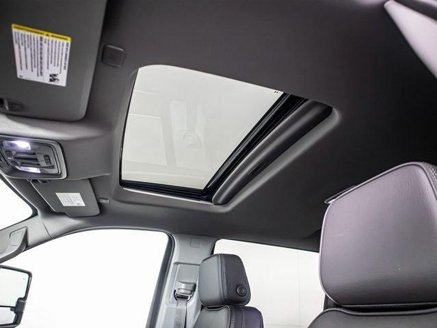 Photo of 2025 Summit White GMC Sierra 2500