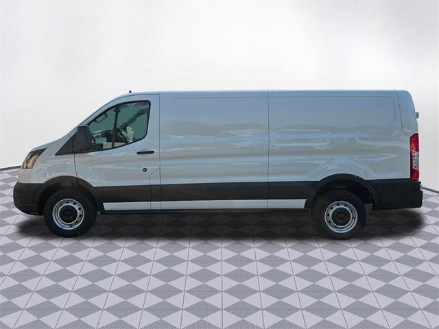 Photo of 2025 Oxford White Ford Transit-150