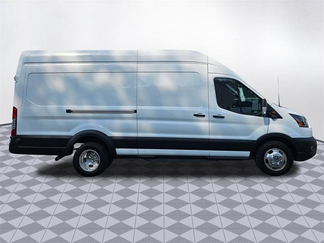 Photo of 2025 Oxford White Ford Transit-350