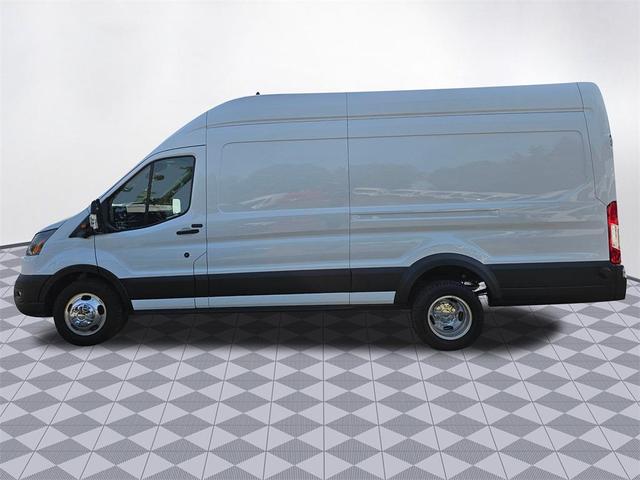 Photo of 2025 Oxford White Ford Transit-350