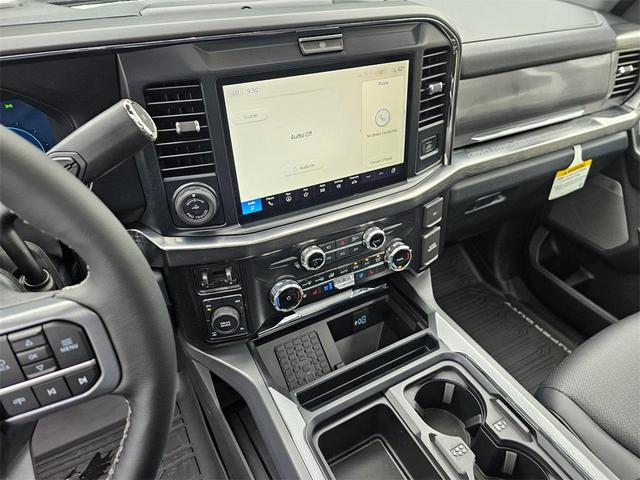 Photo of 2025 White Metallic Ford F-350