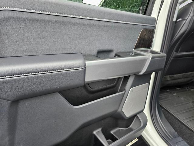 Photo of 2025 White Metallic Ford F-350