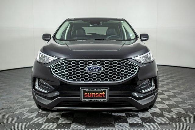 Photo of 2024 Agate Black Metallic Ford Edge