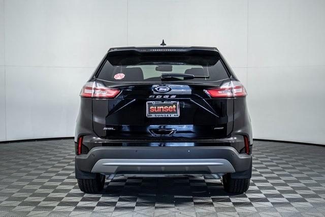 Photo of 2024 Agate Black Metallic Ford Edge
