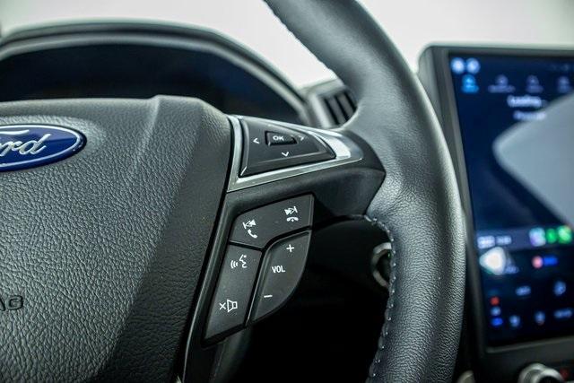Photo of 2024 Agate Black Metallic Ford Edge