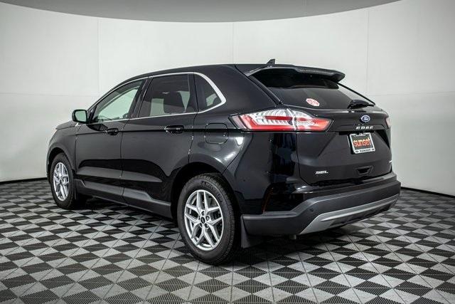 Photo of 2024 Agate Black Metallic Ford Edge