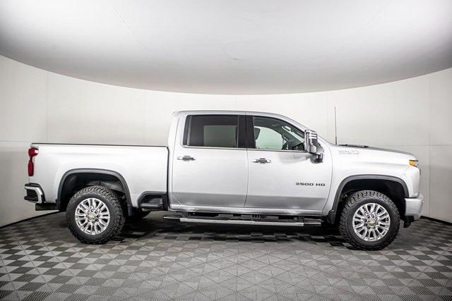 Photo of 2023 Silver Ice Metallic Chevrolet Silverado 3500