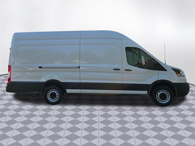 Photo of 2025 Oxford White Ford Transit-350