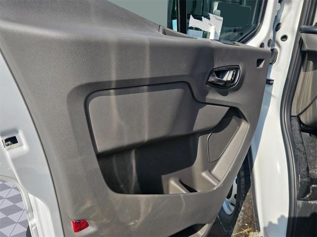 Photo of 2025 Oxford White Ford Transit-350