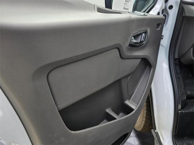 Photo of 2025 Oxford White Ford Transit-350