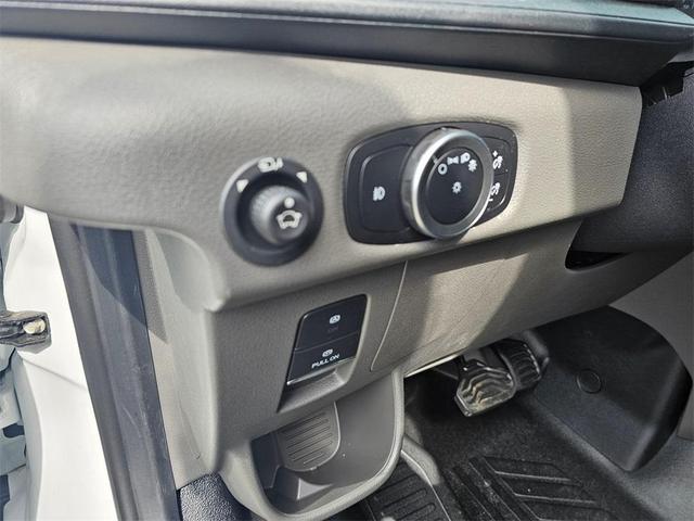 Photo of 2025 Oxford White Ford Transit-350