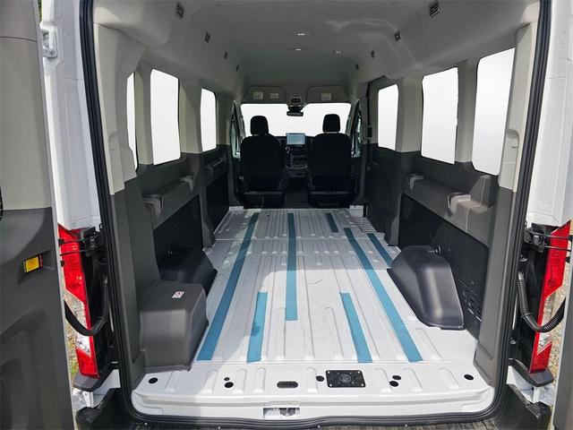Photo of 2025 Oxford White Ford Transit-350