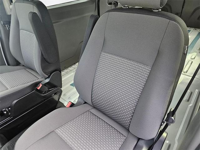 Photo of 2025 Oxford White Ford Transit-350