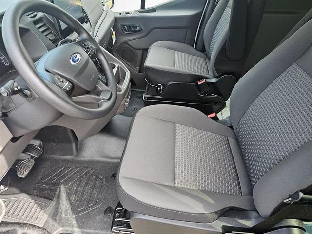 Photo of 2025 Oxford White Ford Transit-350