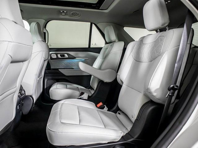 Photo of 2025 White Metallic Ford Explorer