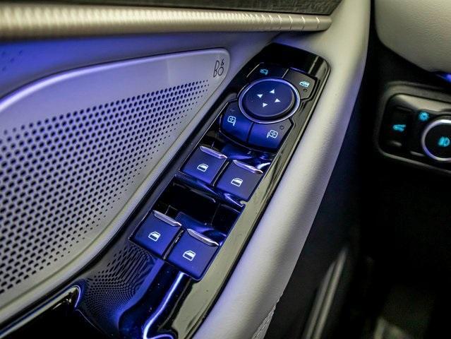 Photo of 2025 White Metallic Ford Explorer