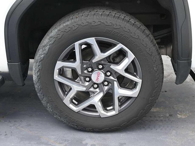 Photo of 2023 Summit White GMC Sierra 1500