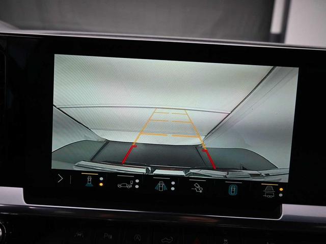 Photo of 2023 Summit White GMC Sierra 1500
