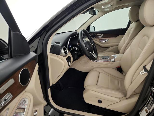 Photo of 2022 Black Mercedes-Benz GLC 300