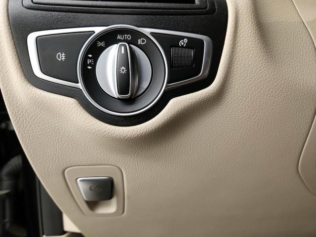 Photo of 2022 Black Mercedes-Benz GLC 300