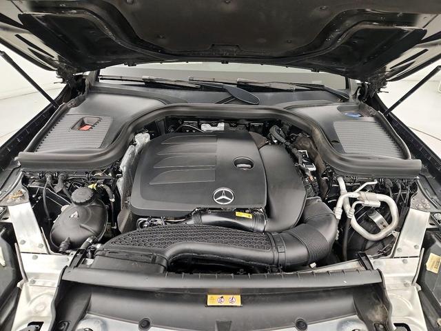 Photo of 2022 Black Mercedes-Benz GLC 300