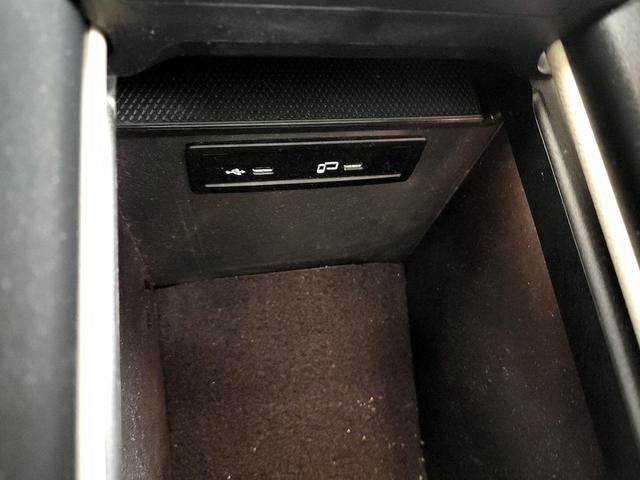 Photo of 2022 Black Mercedes-Benz GLC 300
