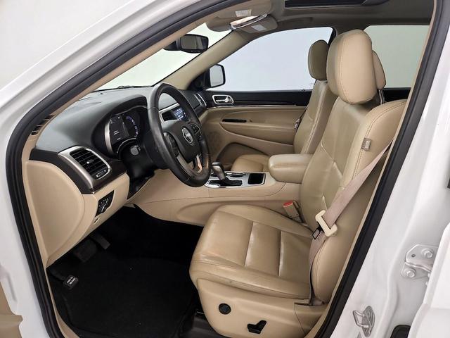 Photo of 2018 White Jeep Grand Cherokee