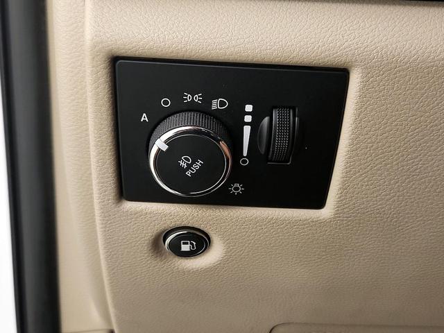 Photo of 2018 White Jeep Grand Cherokee