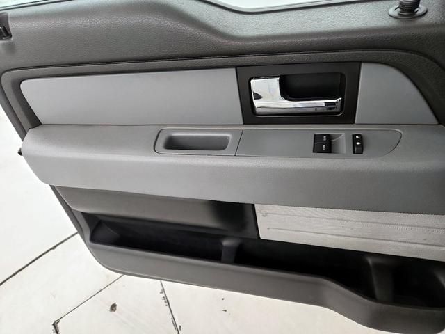 Photo of 2014 White Ford F-150