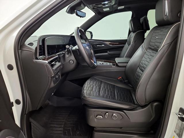 Photo of 2023 White Cadillac Escalade