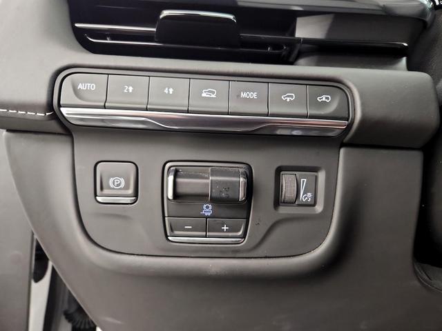 Photo of 2023 White Cadillac Escalade