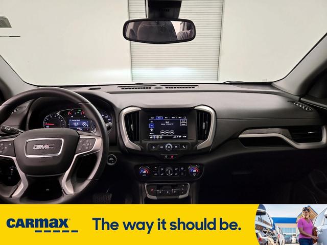 Photo of 2022 White GMC Terrain