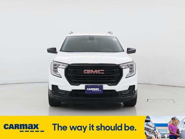 Photo of 2022 White GMC Terrain