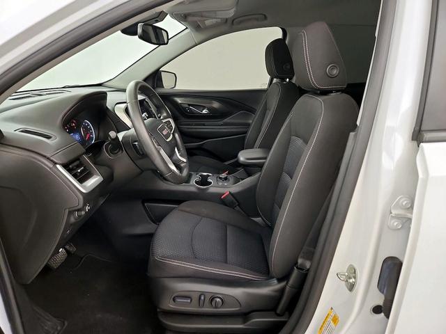 Photo of 2022 White GMC Terrain