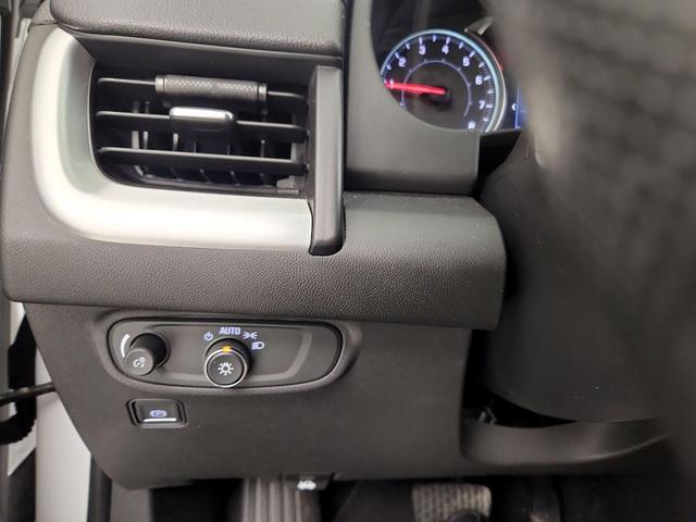 Photo of 2022 White GMC Terrain