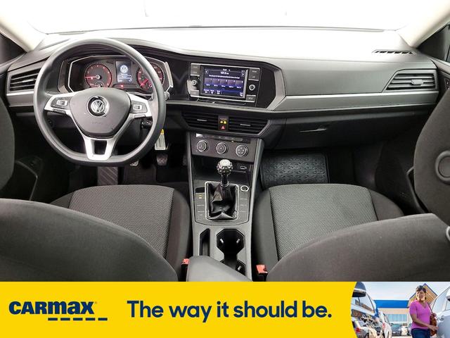 Photo of 2019 White Volkswagen Jetta