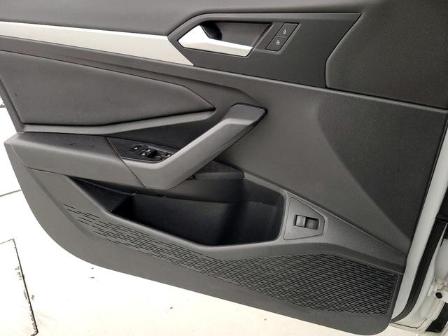 Photo of 2019 White Volkswagen Jetta