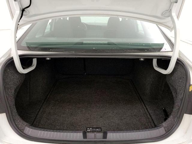 Photo of 2019 White Volkswagen Jetta