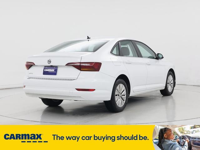 Photo of 2019 White Volkswagen Jetta