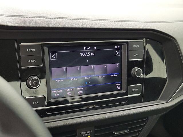 Photo of 2019 White Volkswagen Jetta
